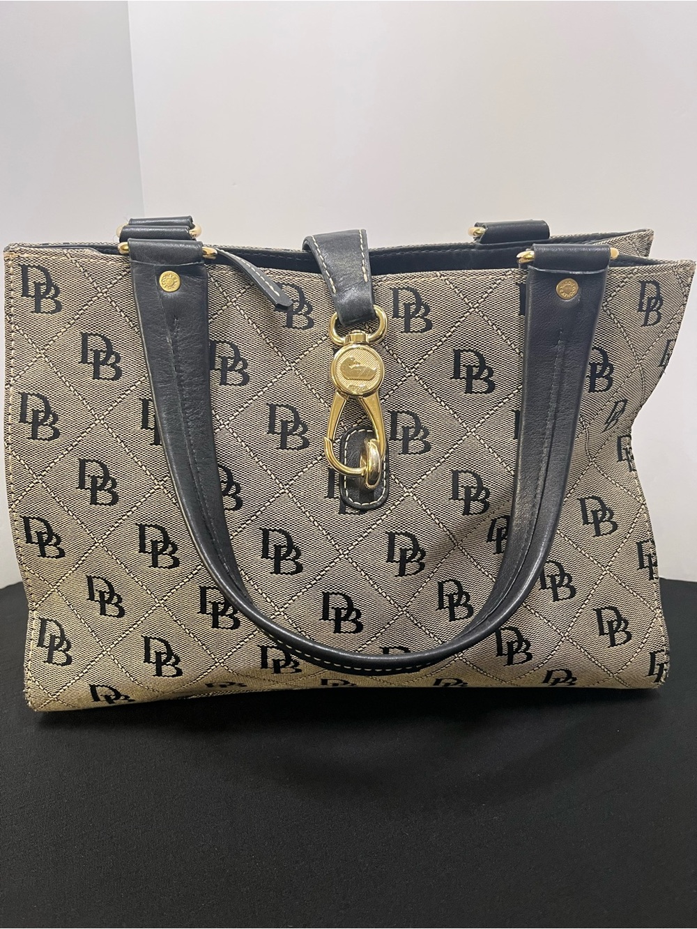 Dooney & Bourke Signature Logo Tote Bag in Beige and Black